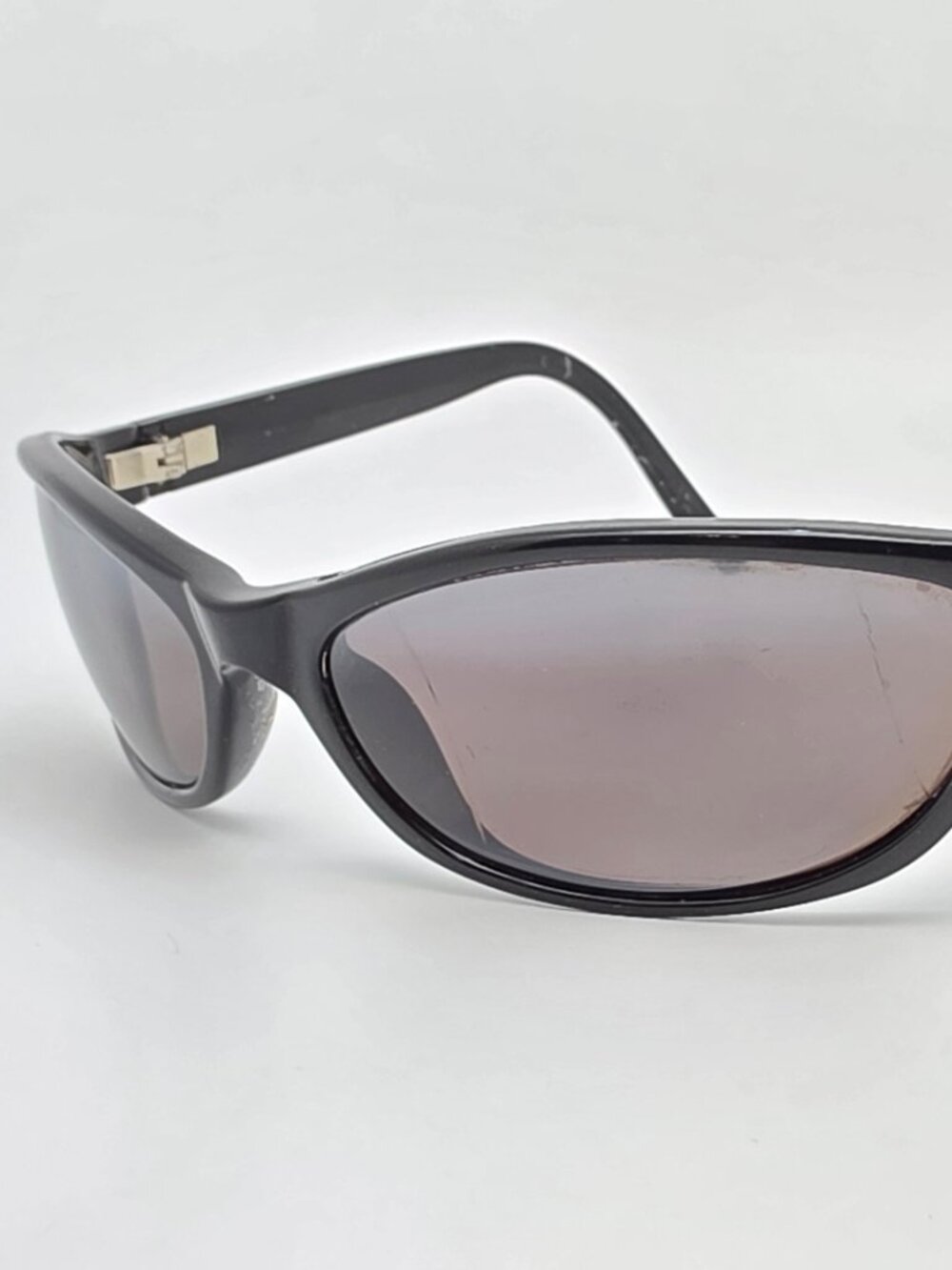 Maui Jim MJ109-02 Wavemaker Black Frame Polarized Grey Glass Lens Sunglasses
